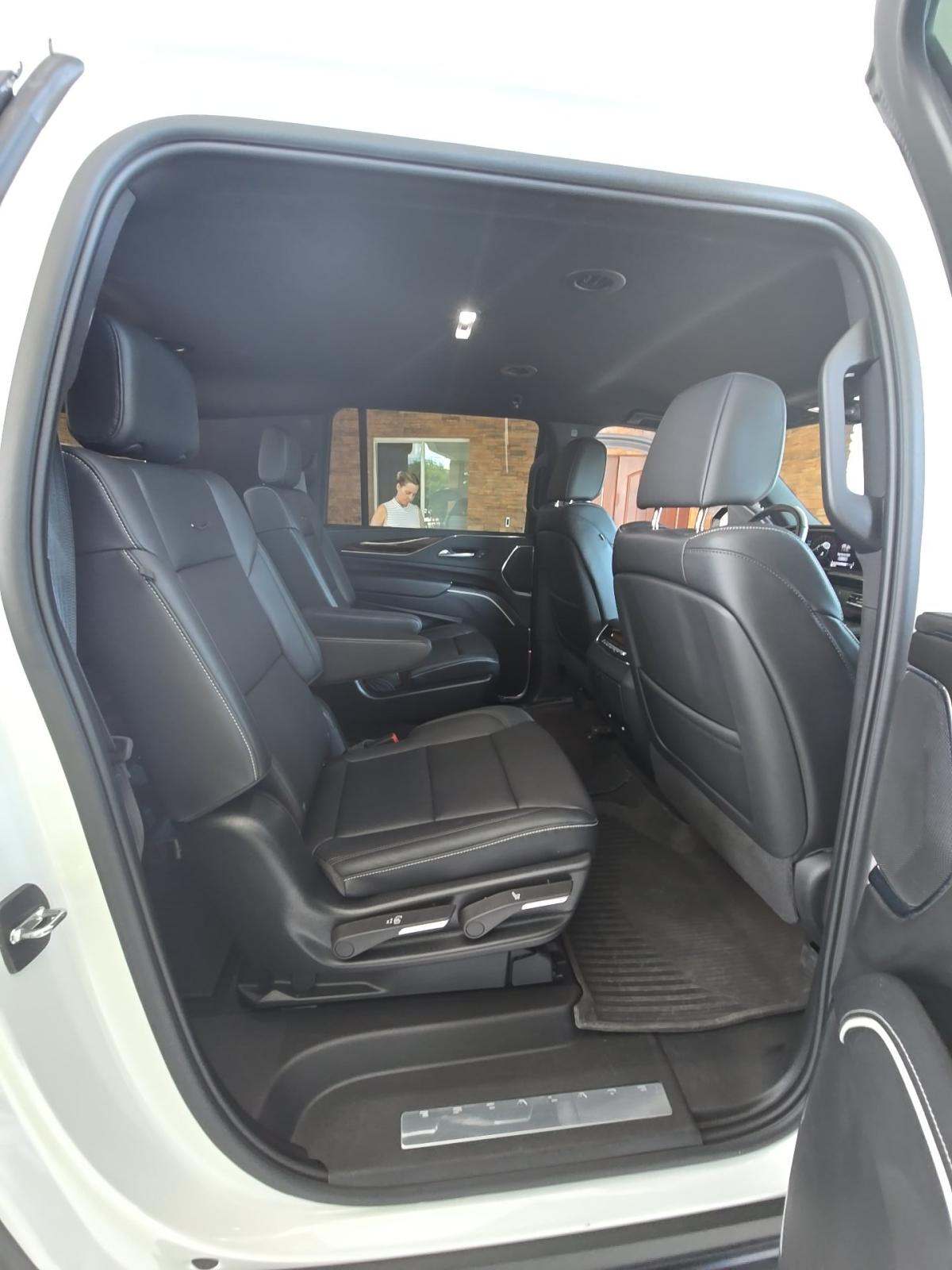 2024 Cadillac Escalade ESV Luxury RWD