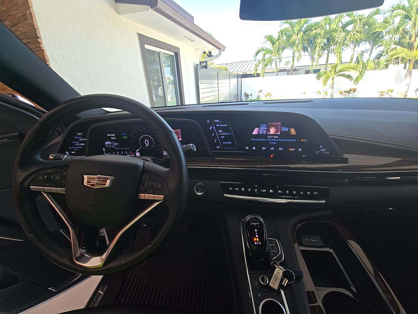 2024 Cadillac Escalade ESV Luxury RWD