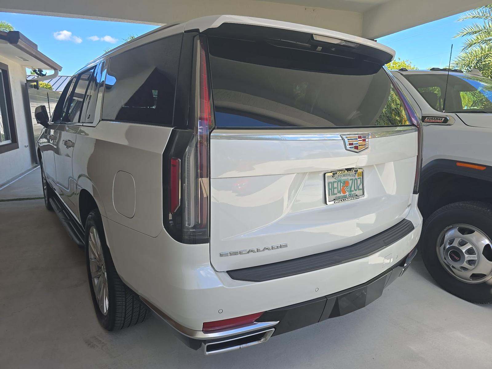 2024 Cadillac Escalade ESV Luxury RWD