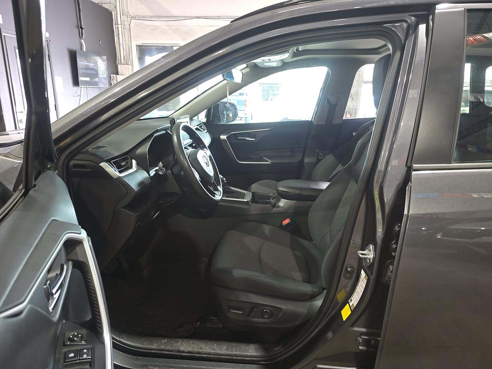 2021 Toyota RAV4 XLE FWD