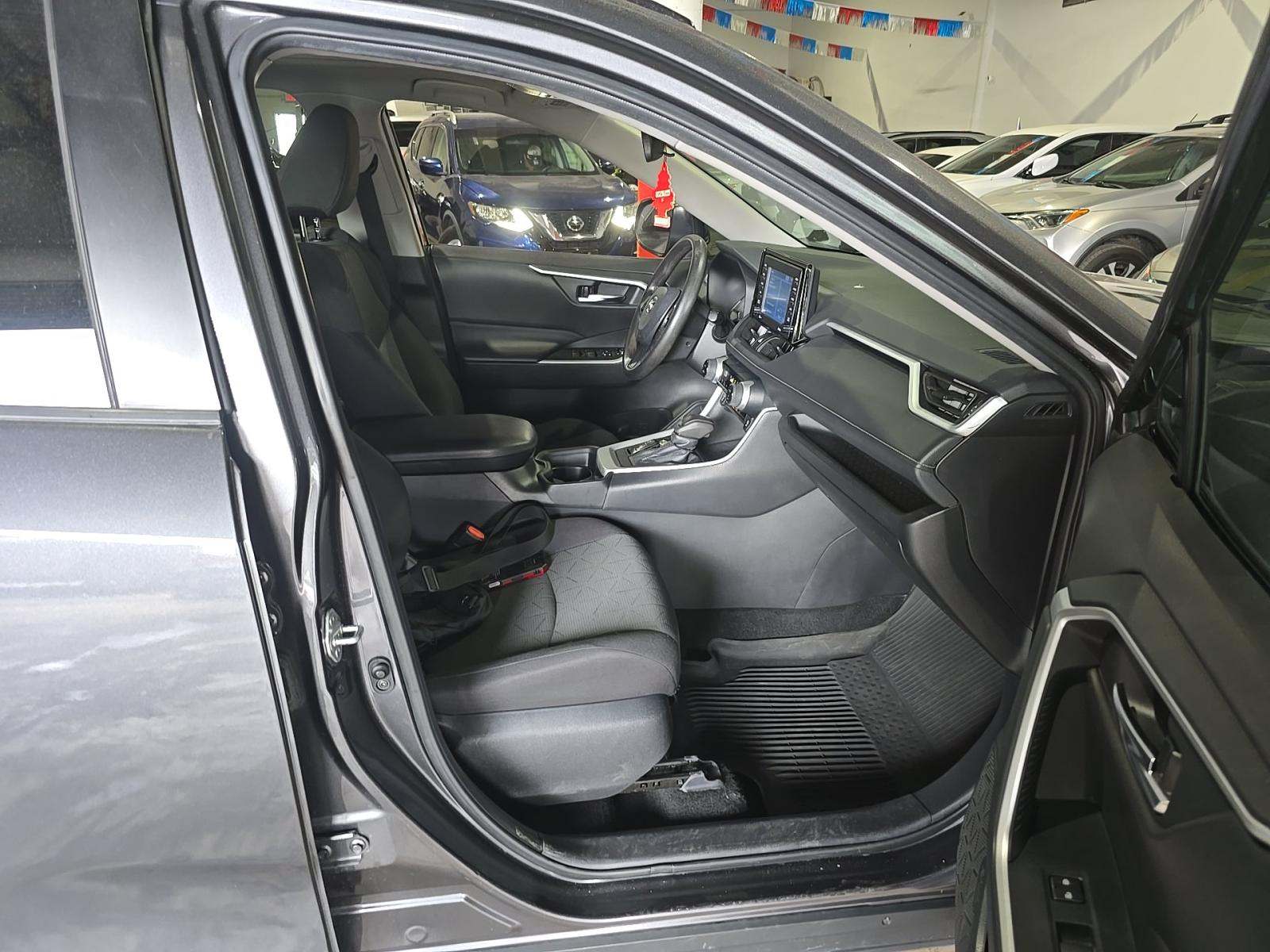 2021 Toyota RAV4 XLE FWD