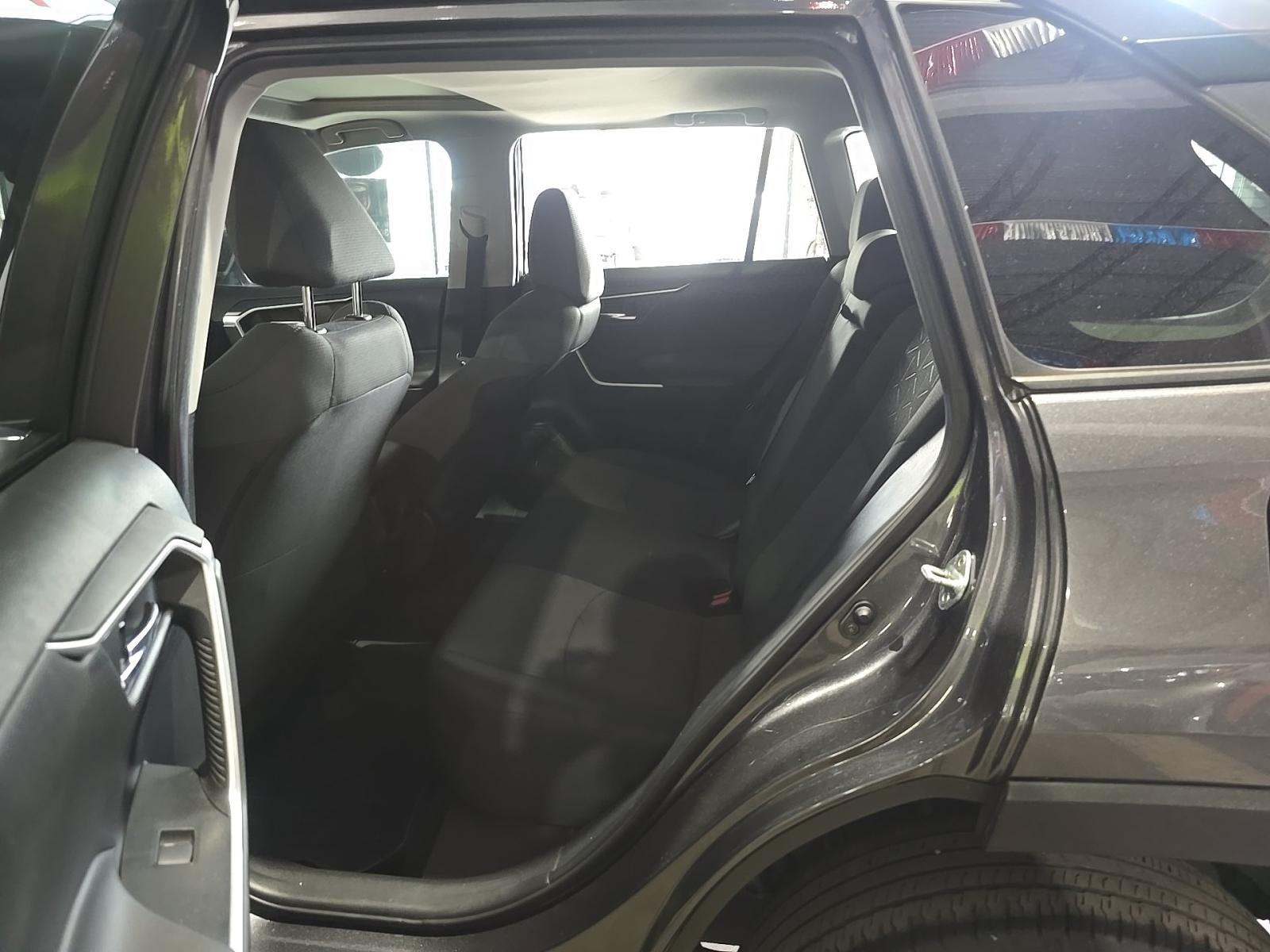 2021 Toyota RAV4 XLE FWD