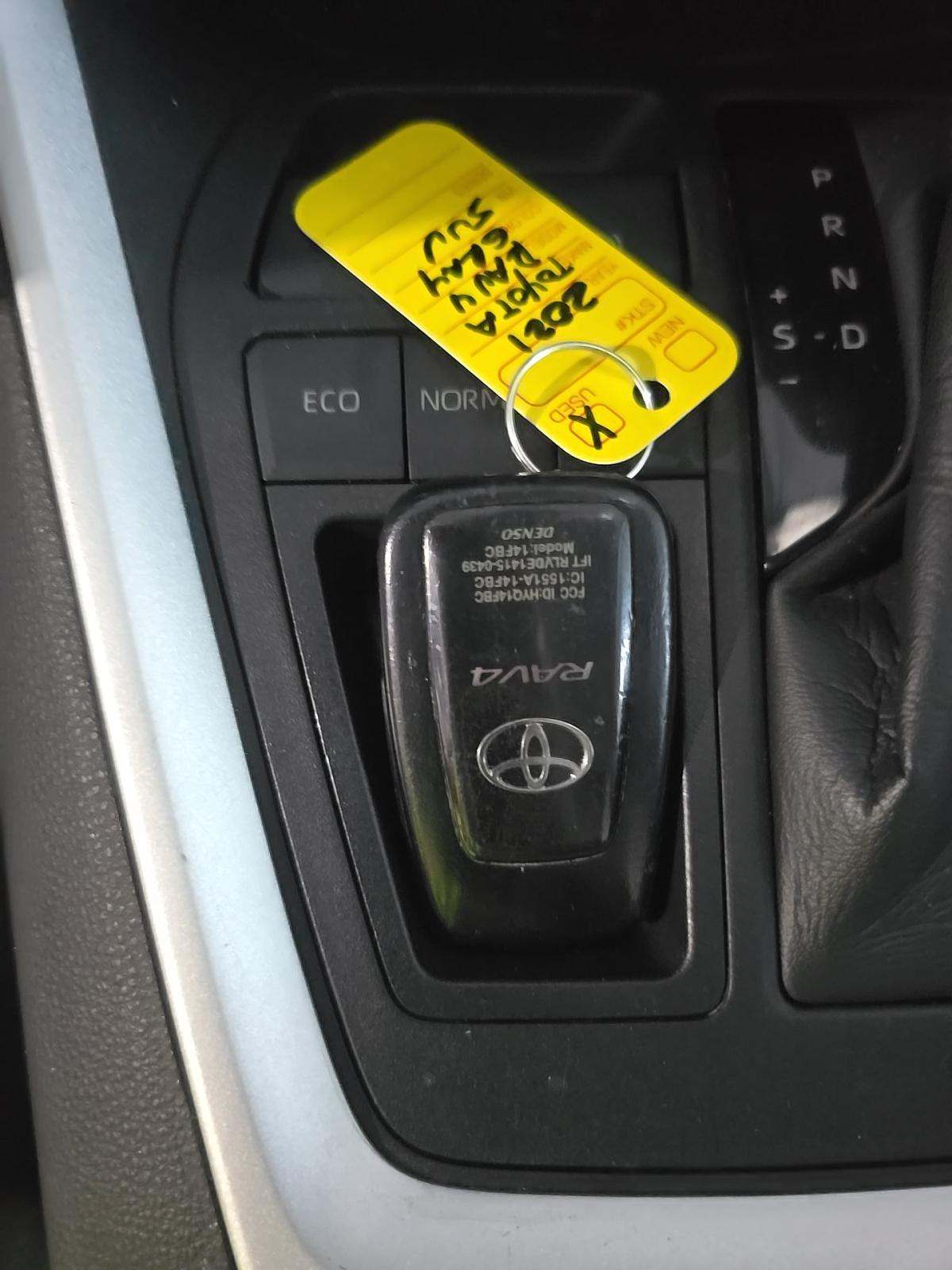 2021 Toyota RAV4 XLE FWD