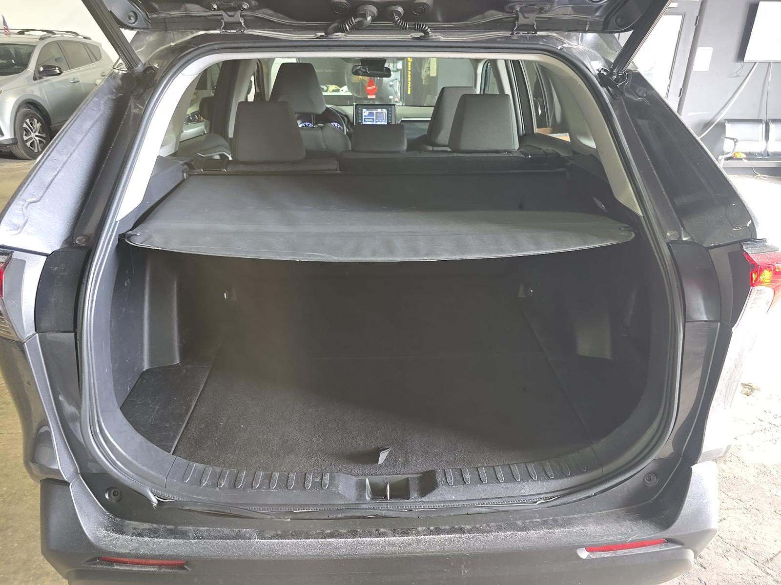 2021 Toyota RAV4 XLE FWD