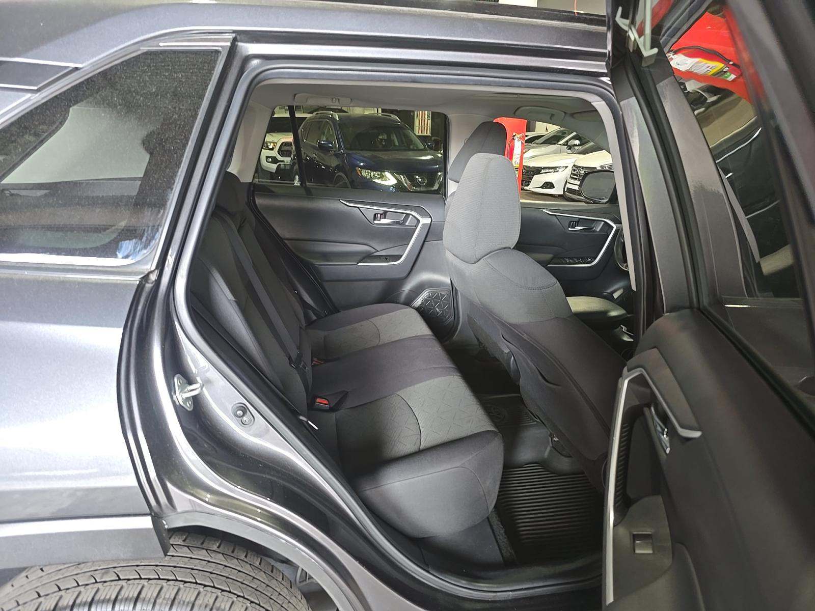 2021 Toyota RAV4 XLE FWD