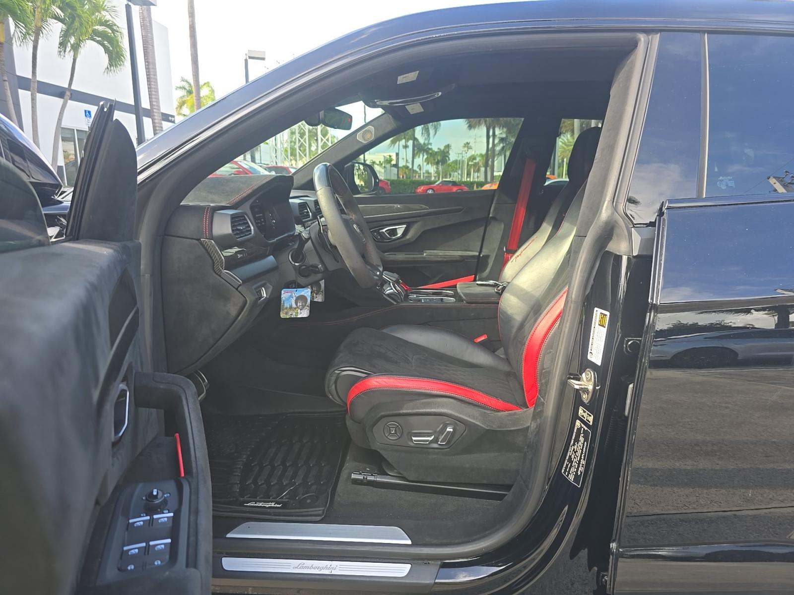 2023 Lamborghini Urus Performante AWD