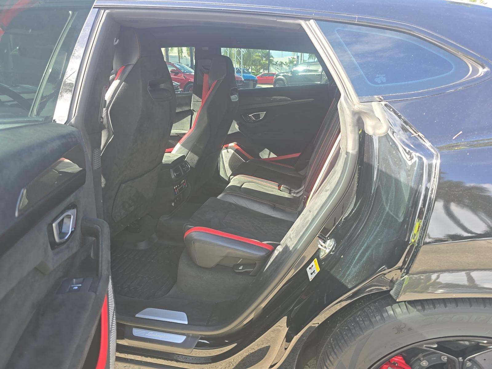 2023 Lamborghini Urus Performante AWD