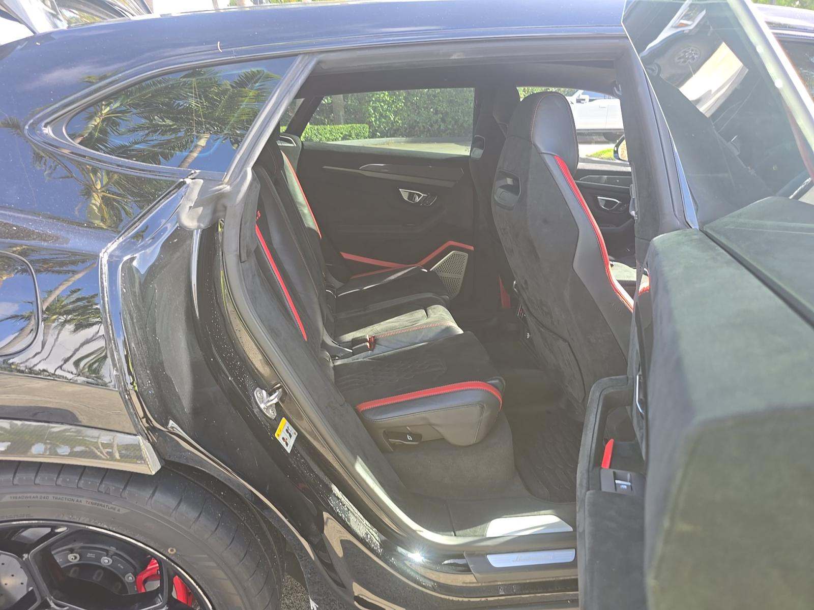 2023 Lamborghini Urus Performante AWD