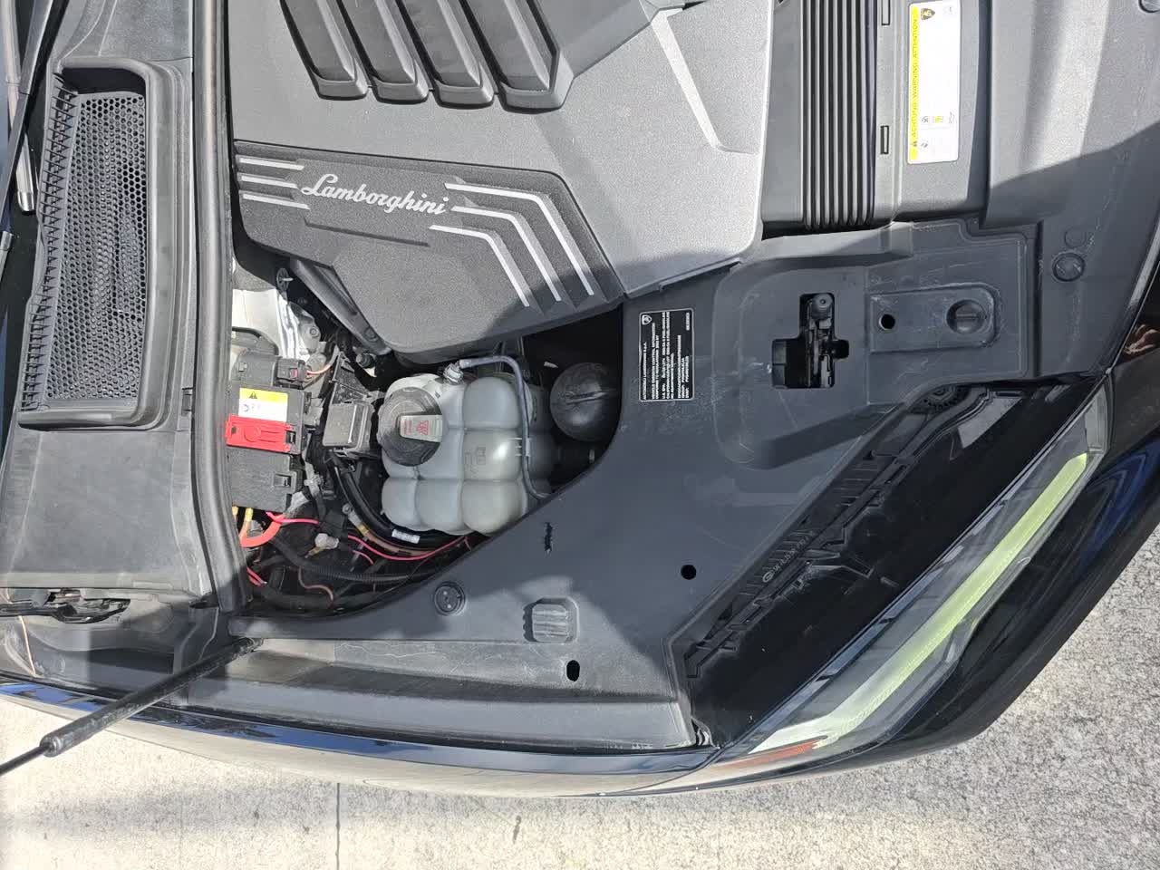 2023 Lamborghini Urus Performante AWD