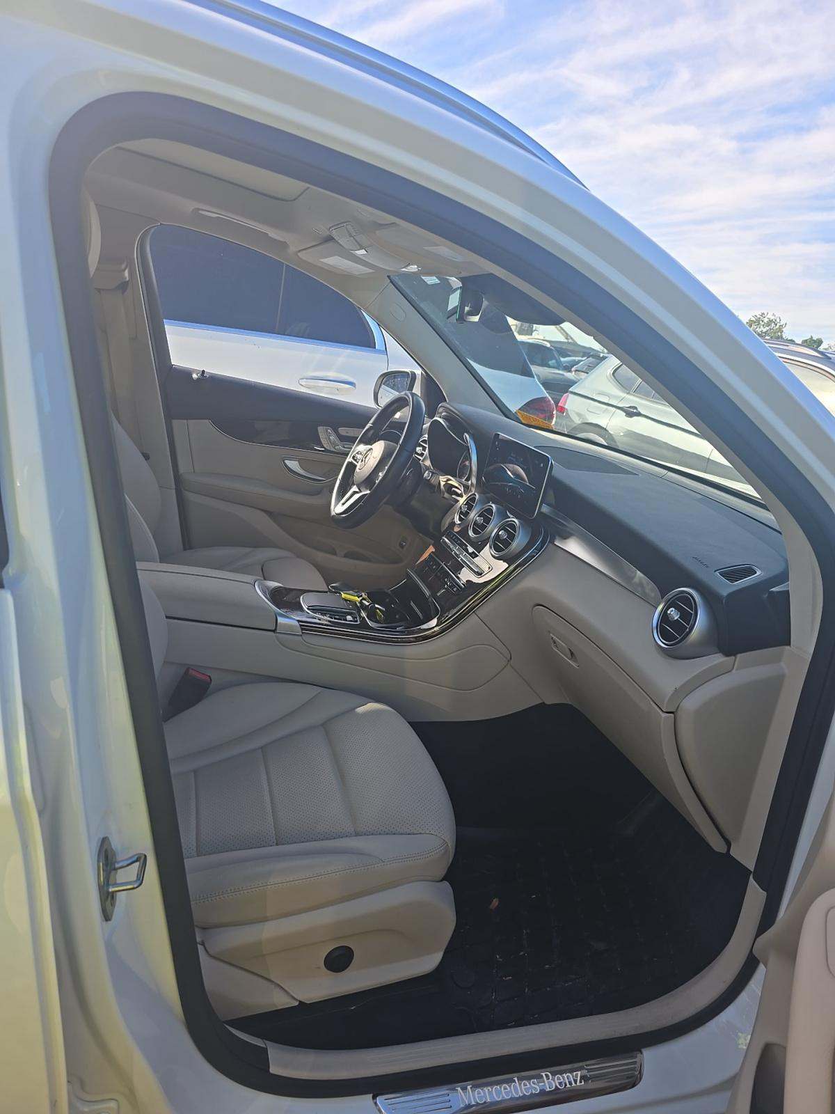 2022 Mercedes-Benz GLC GLC 300 RWD