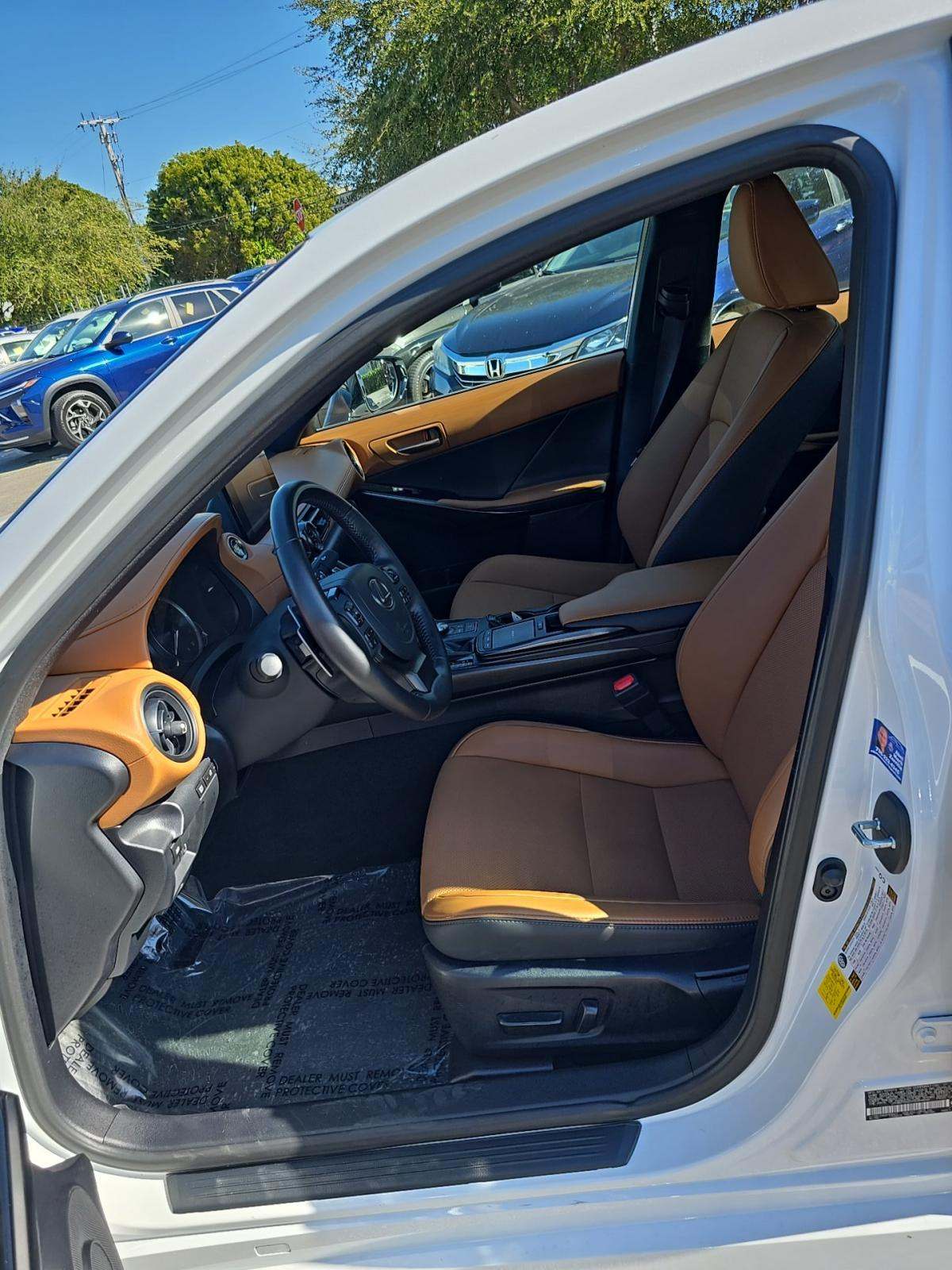 2025 Lexus IS IS 350 F SPORT Design RWD