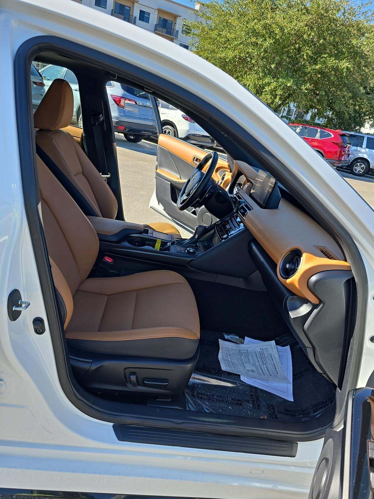 2025 Lexus IS IS 350 F SPORT Design RWD