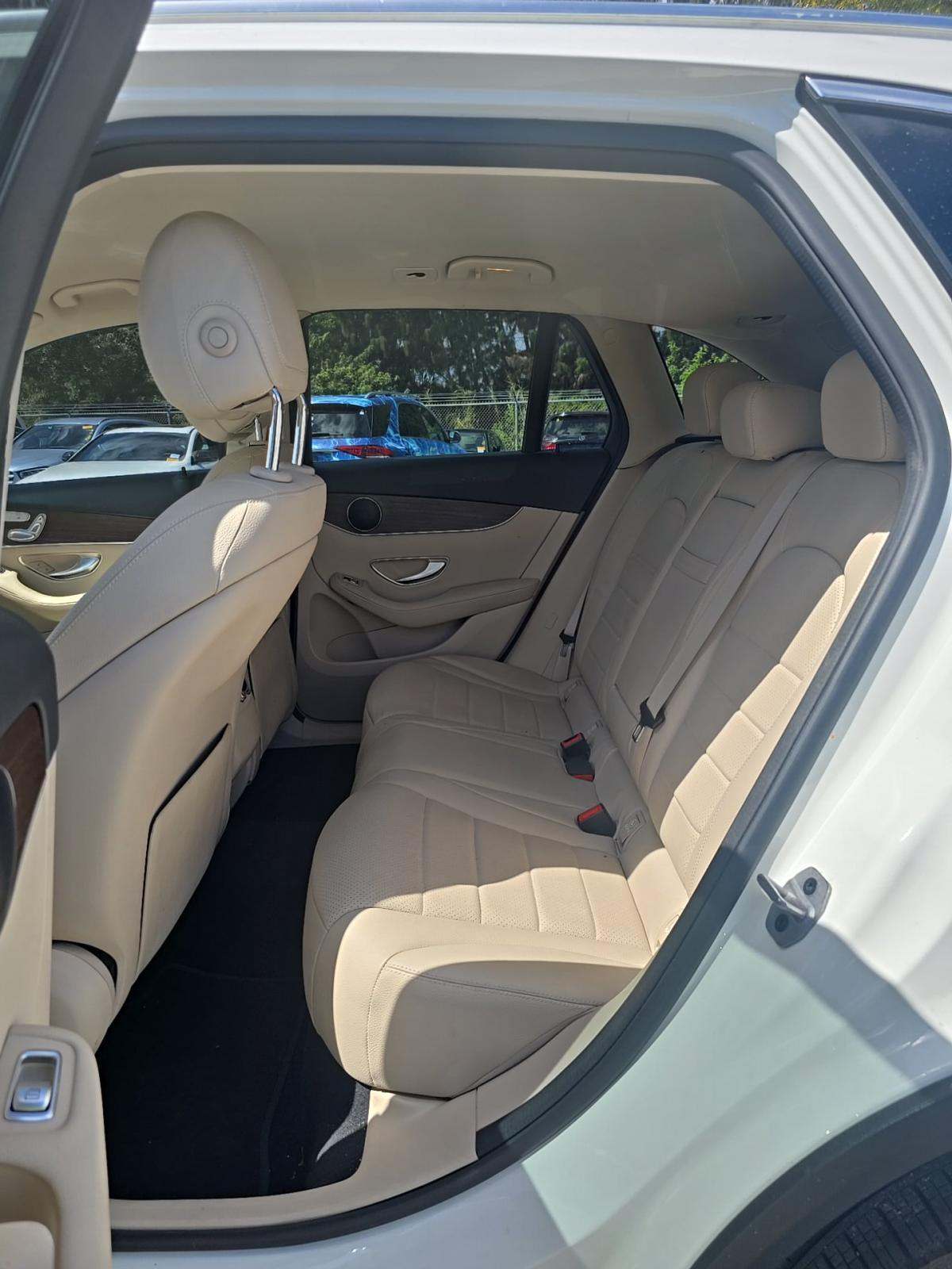 2022 Mercedes-Benz GLC GLC 300 AWD