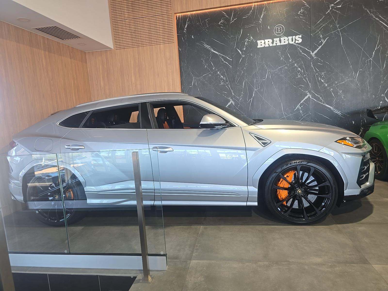 2021 Lamborghini Urus Base AWD