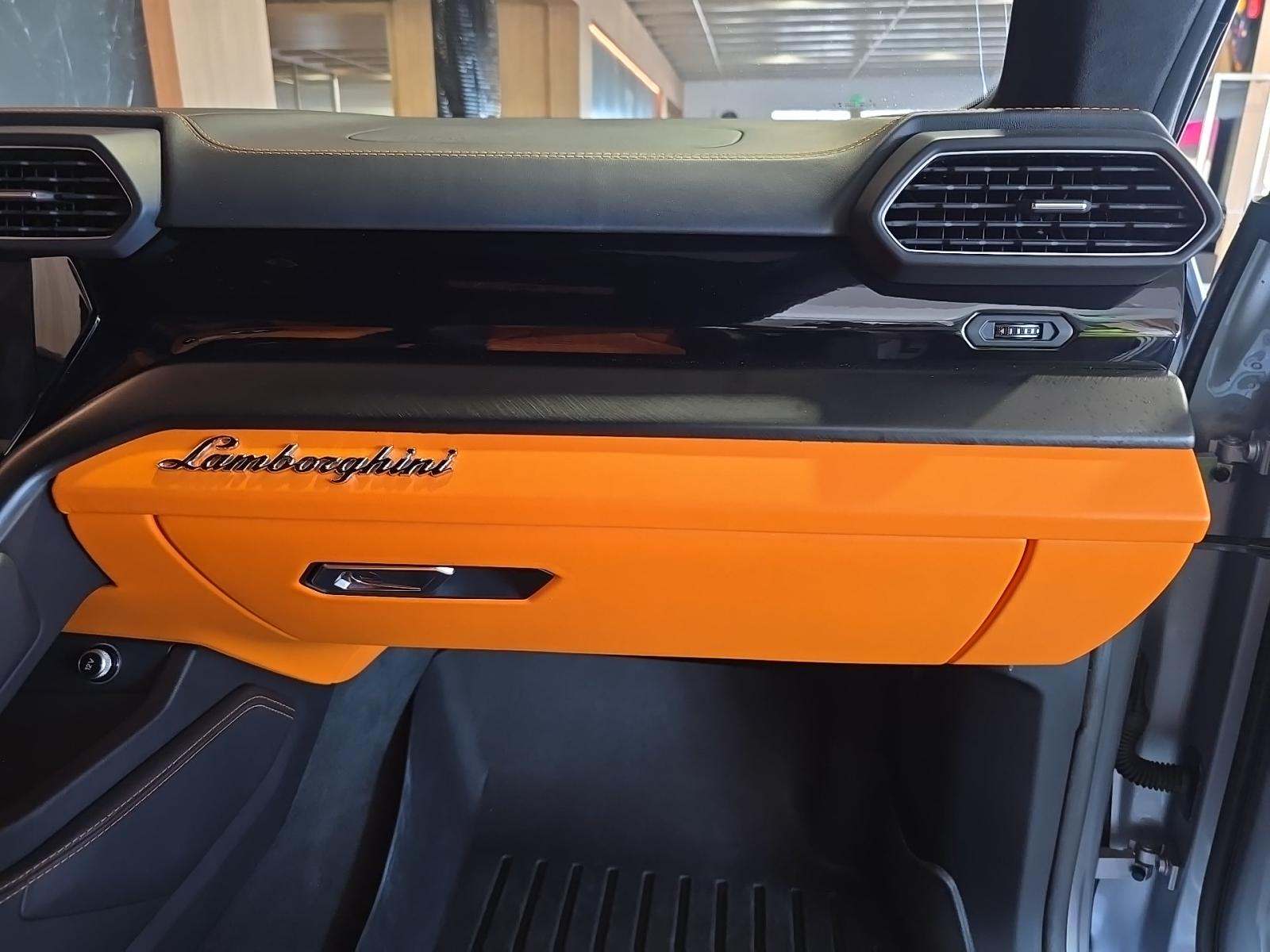 2021 Lamborghini Urus Base AWD