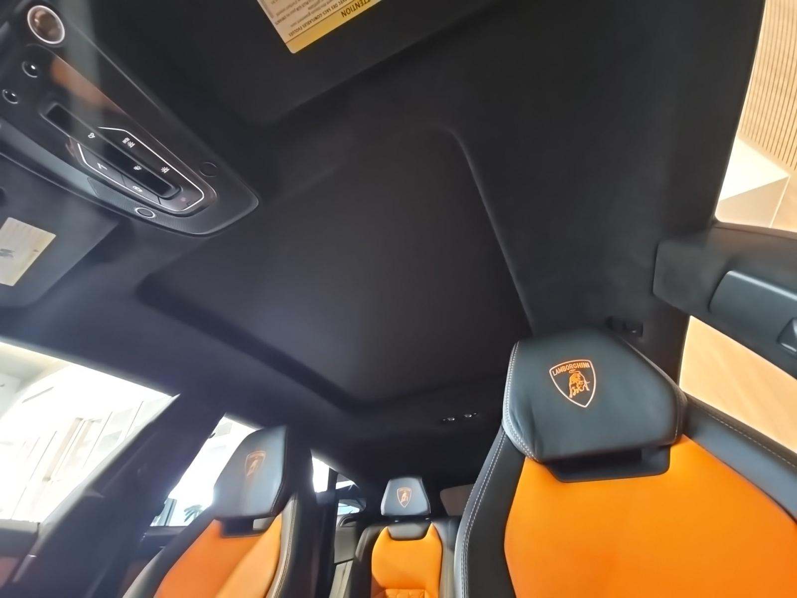 2021 Lamborghini Urus Base AWD