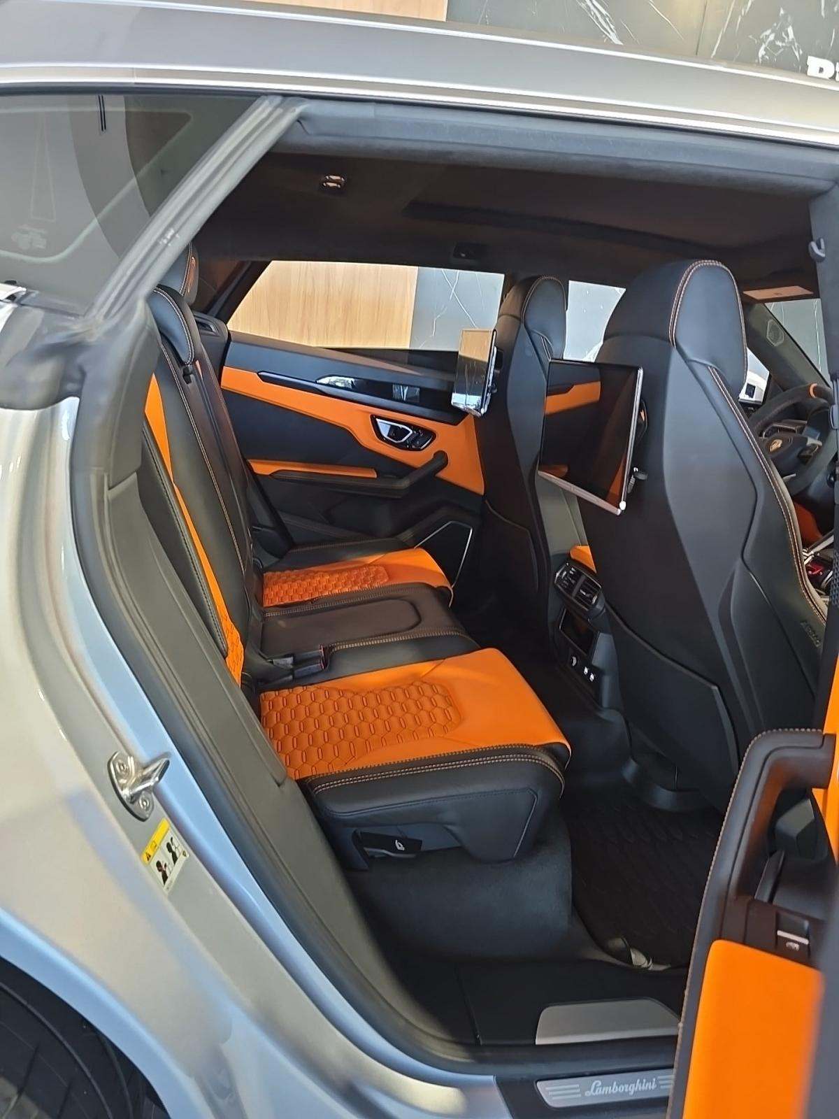 2021 Lamborghini Urus Base AWD