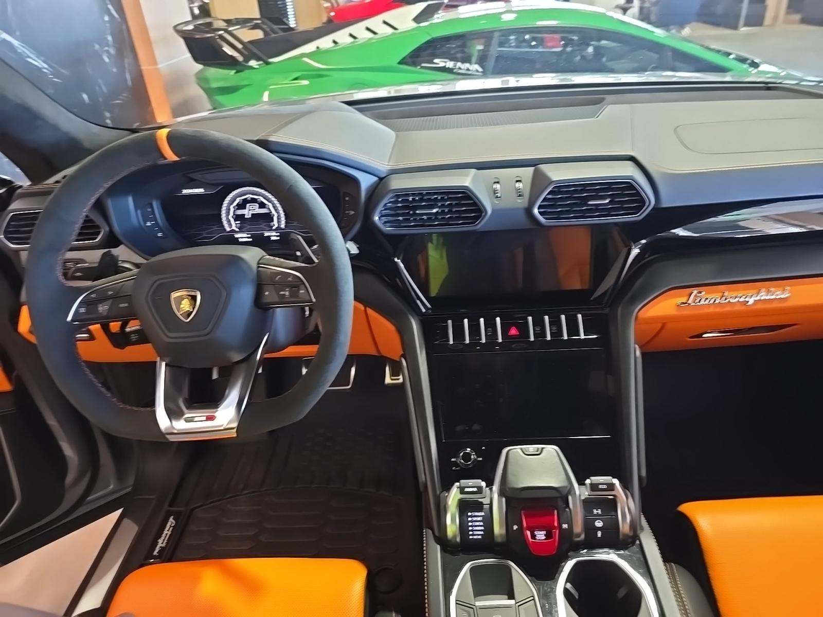 2021 Lamborghini Urus Base AWD