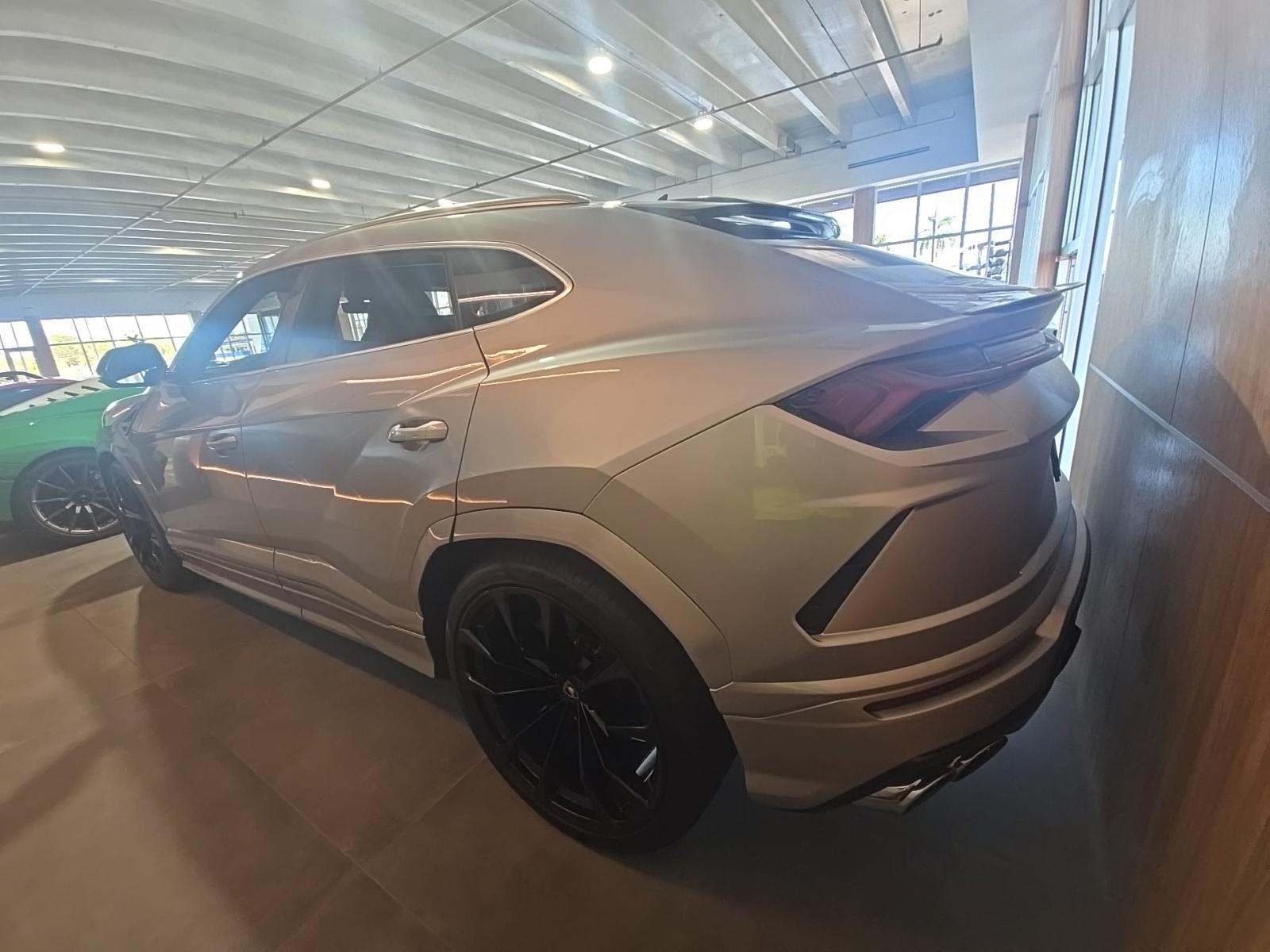 2021 Lamborghini Urus Base AWD