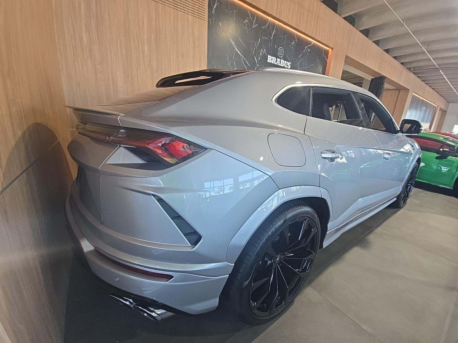 2021 Lamborghini Urus Base AWD