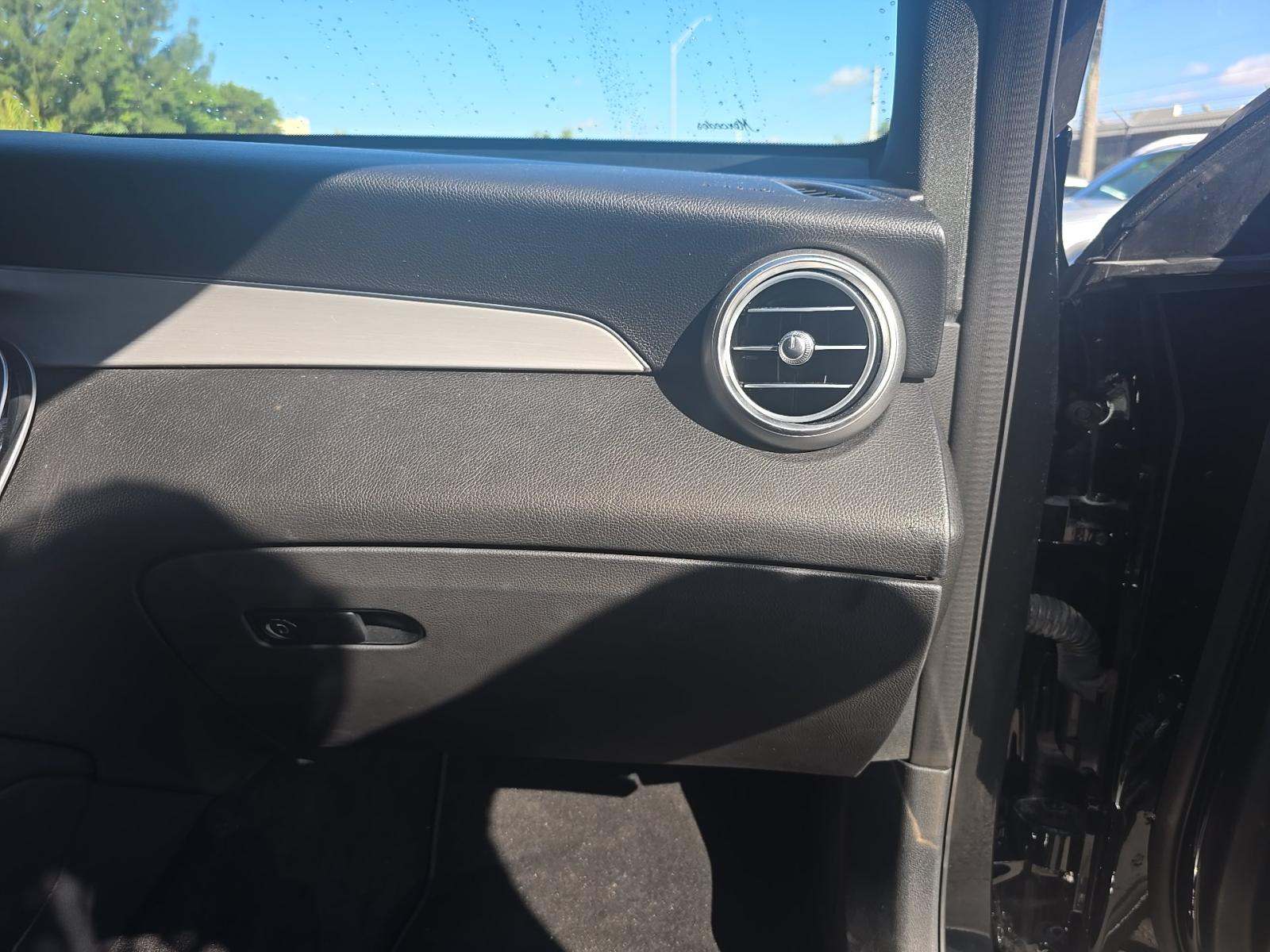 2022 Mercedes-Benz GLC GLC 300 RWD