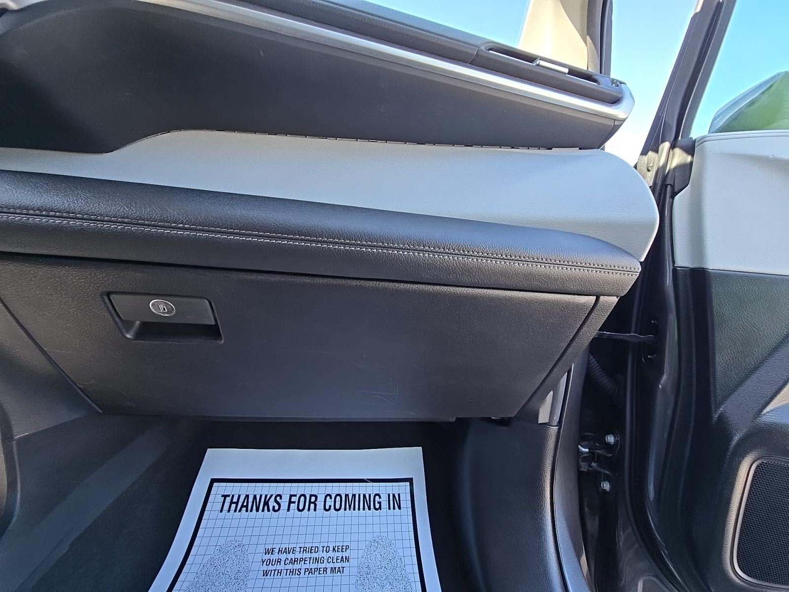 2025 Toyota Sienna XLE FWD