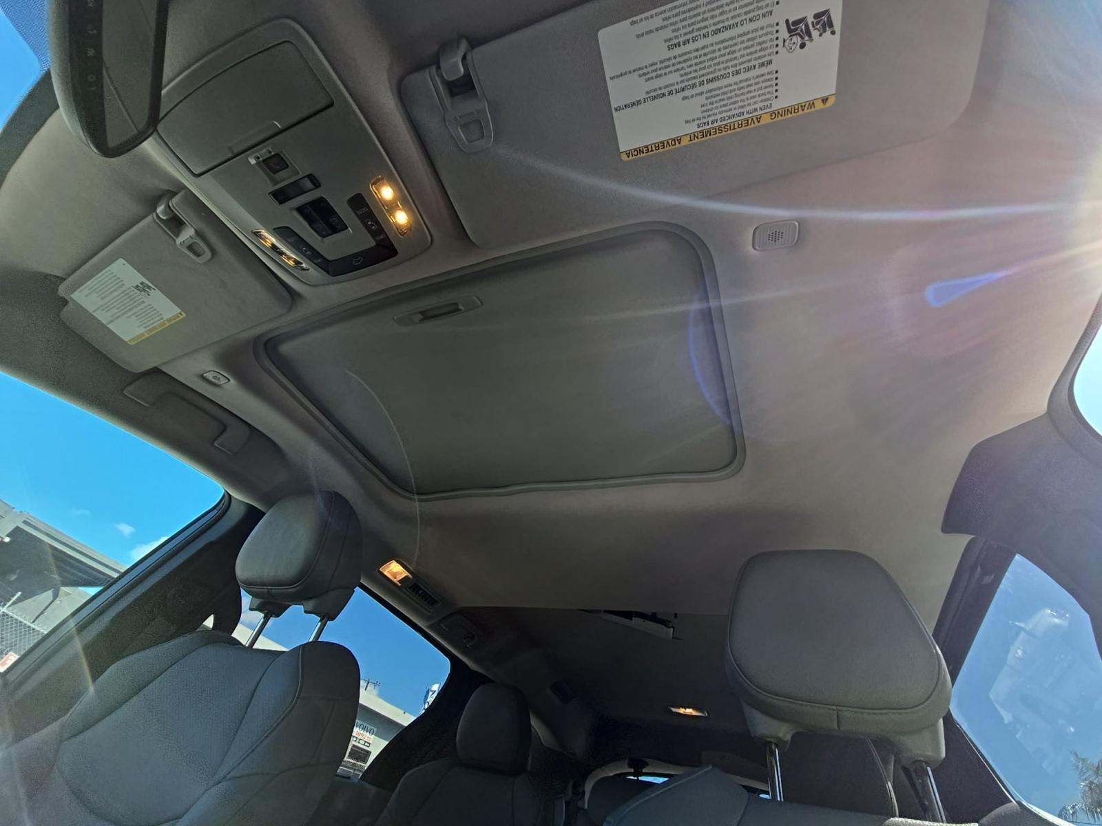 2025 Toyota Sienna XLE FWD