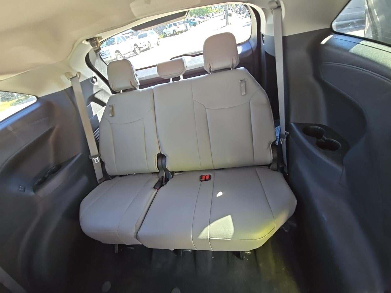 2025 Toyota Sienna XLE FWD