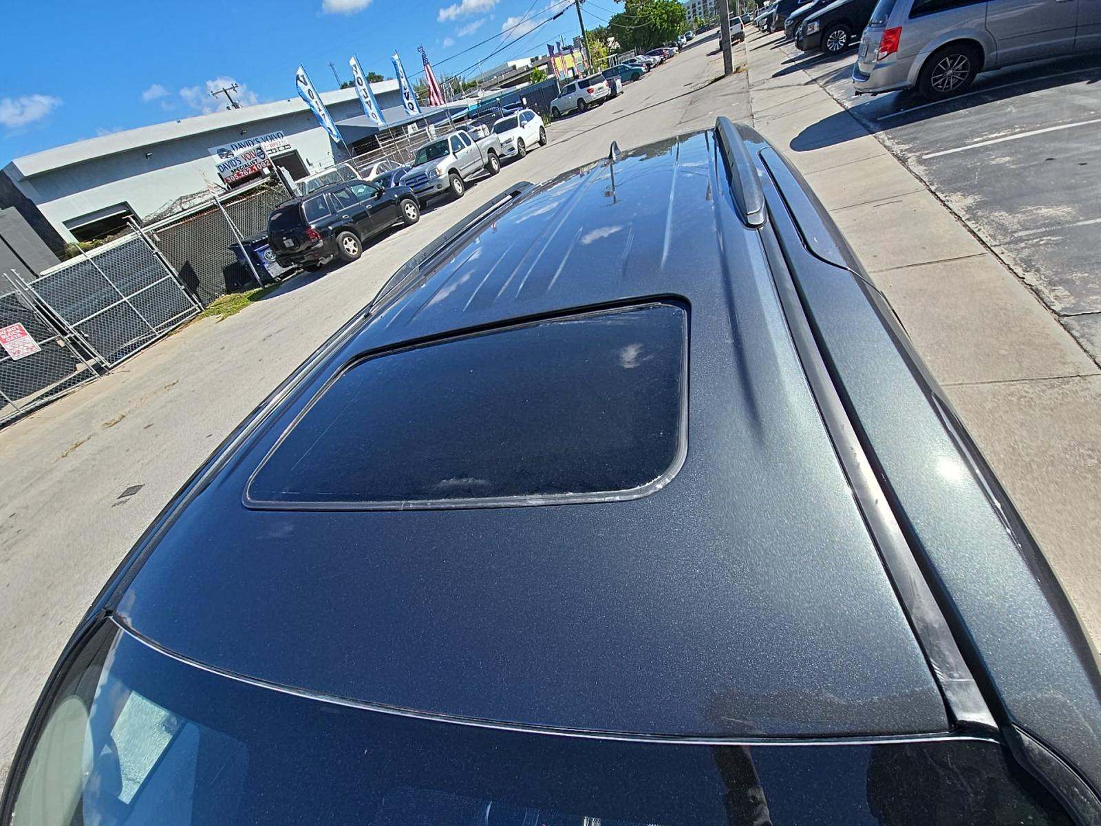 2025 Toyota Sienna XLE FWD