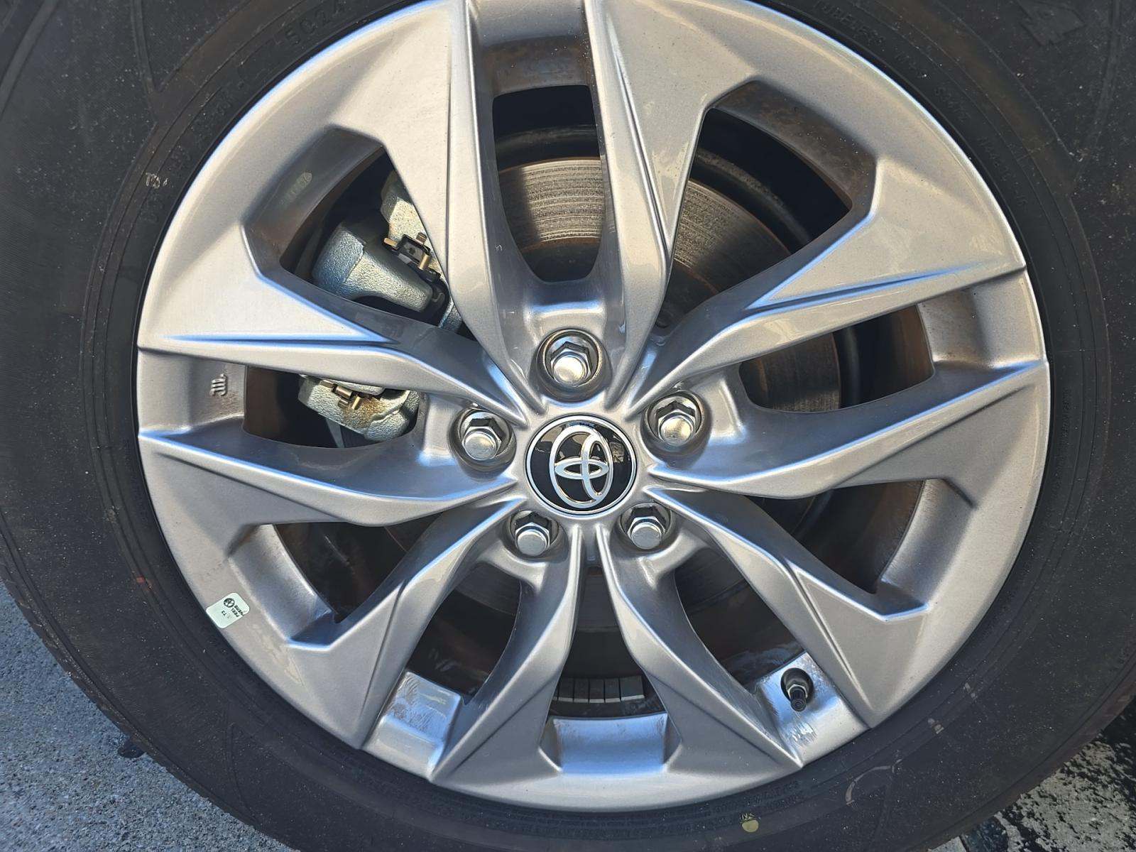 2025 Toyota Sienna XLE FWD