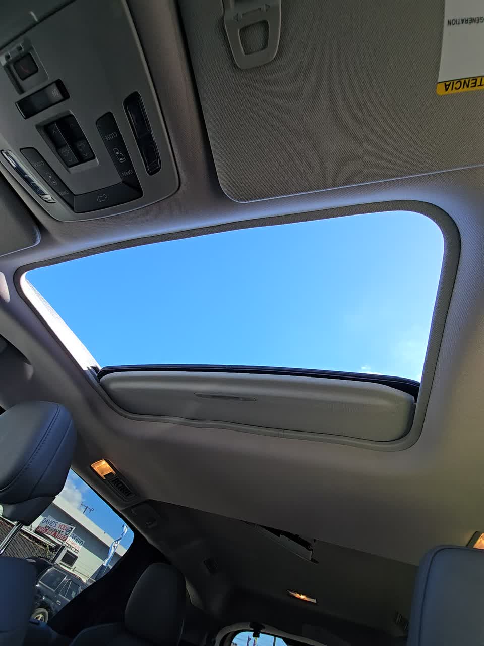 2025 Toyota Sienna XLE FWD