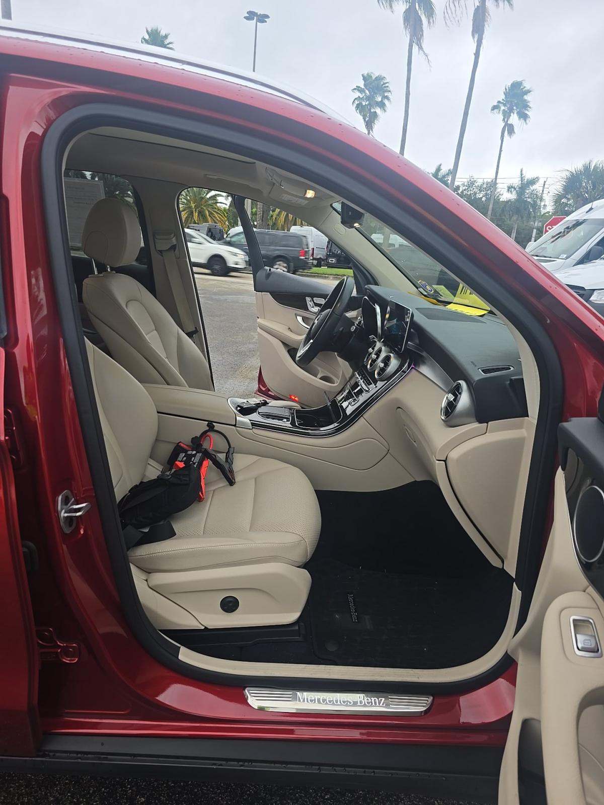 2022 Mercedes-Benz GLC GLC 300 RWD