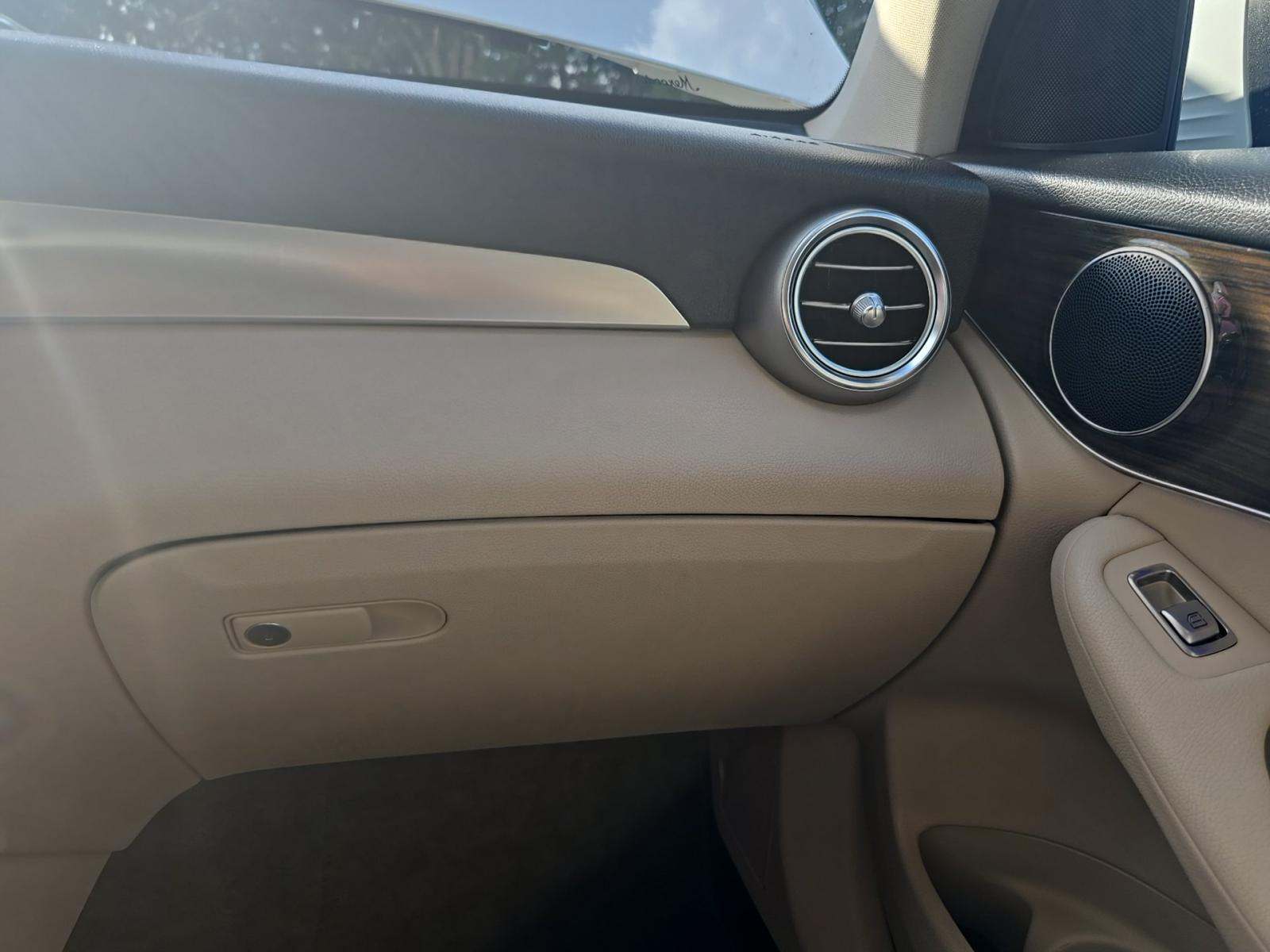 2022 Mercedes-Benz GLC GLC 300 RWD