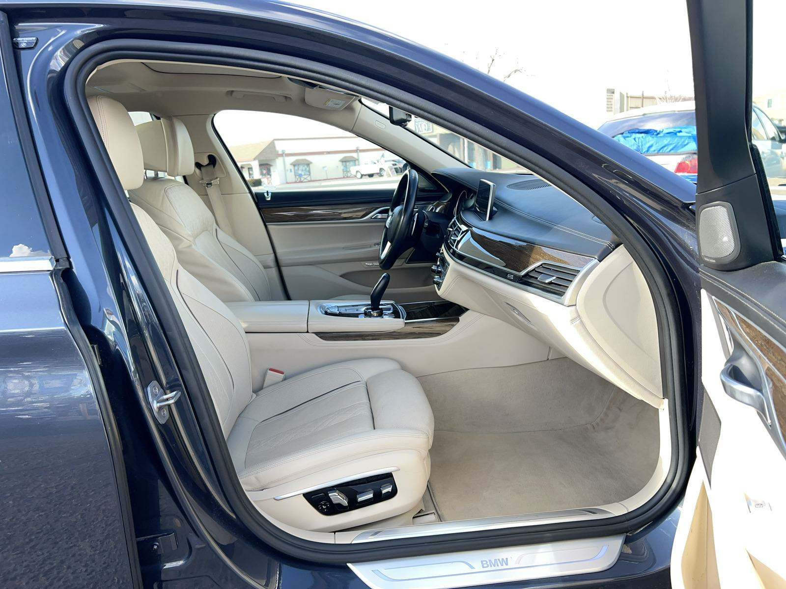 2016 BMW 7 Series 740i RWD