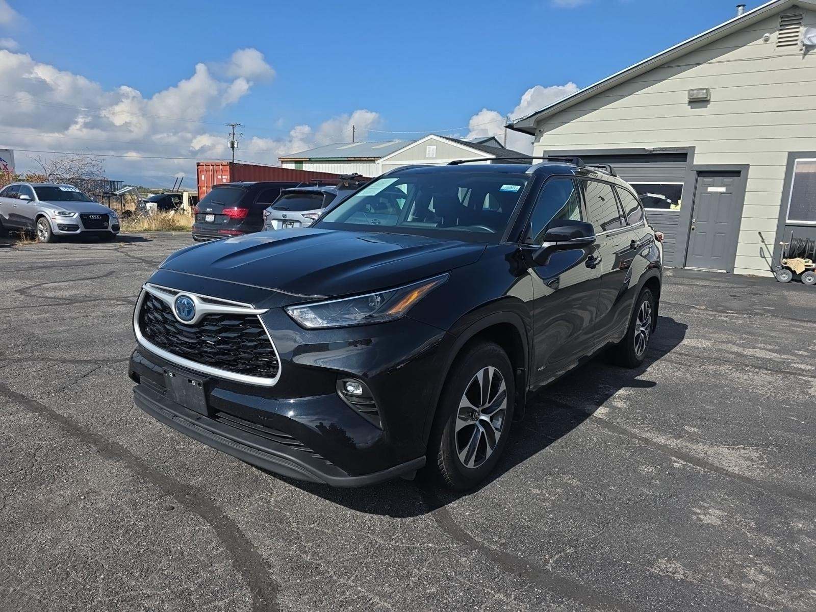 2022 Toyota Highlander Hybrid XLE AWD