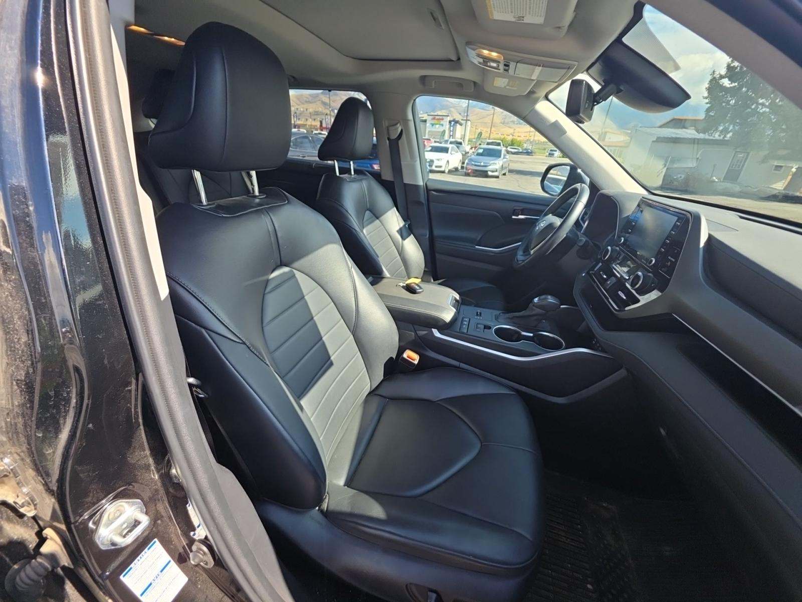 2022 Toyota Highlander Hybrid XLE AWD