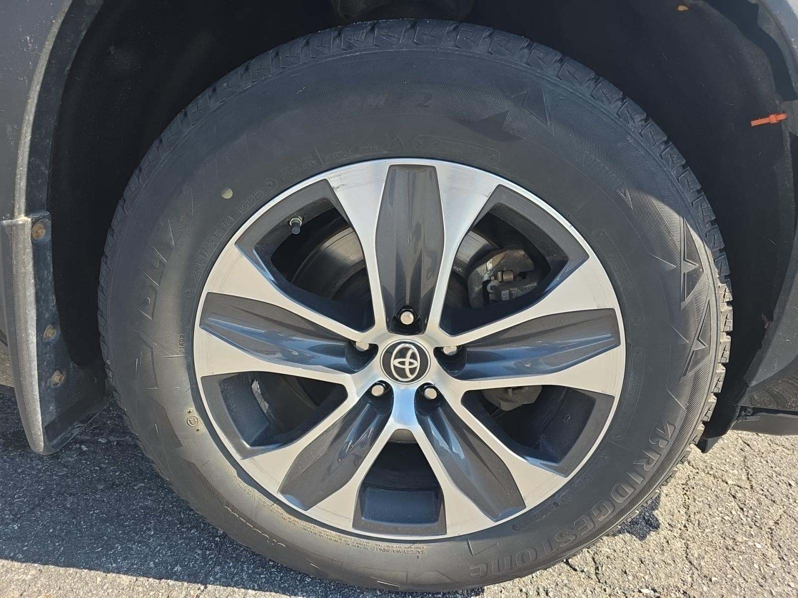 2022 Toyota Highlander Hybrid XLE AWD