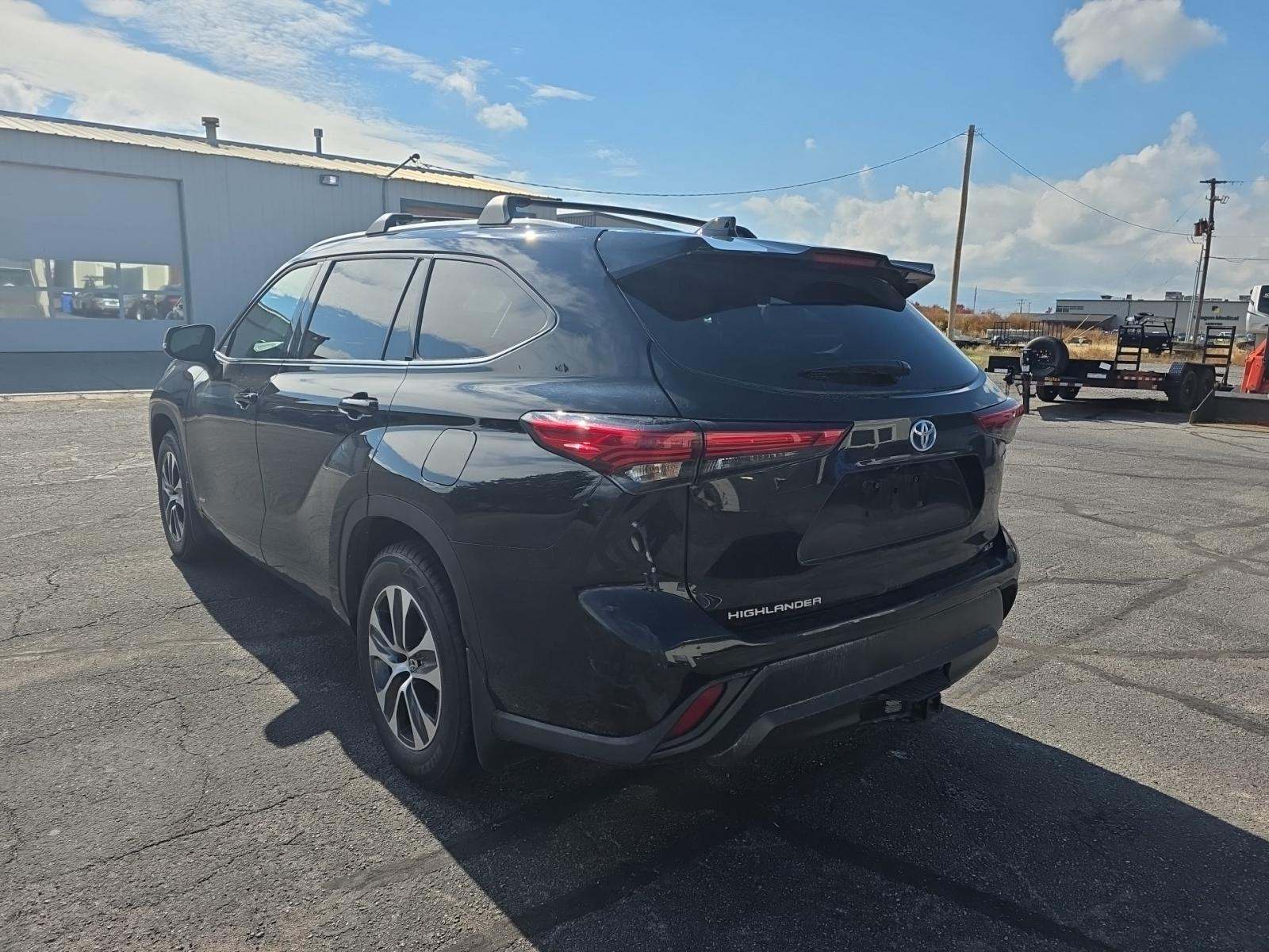 2022 Toyota Highlander Hybrid XLE AWD