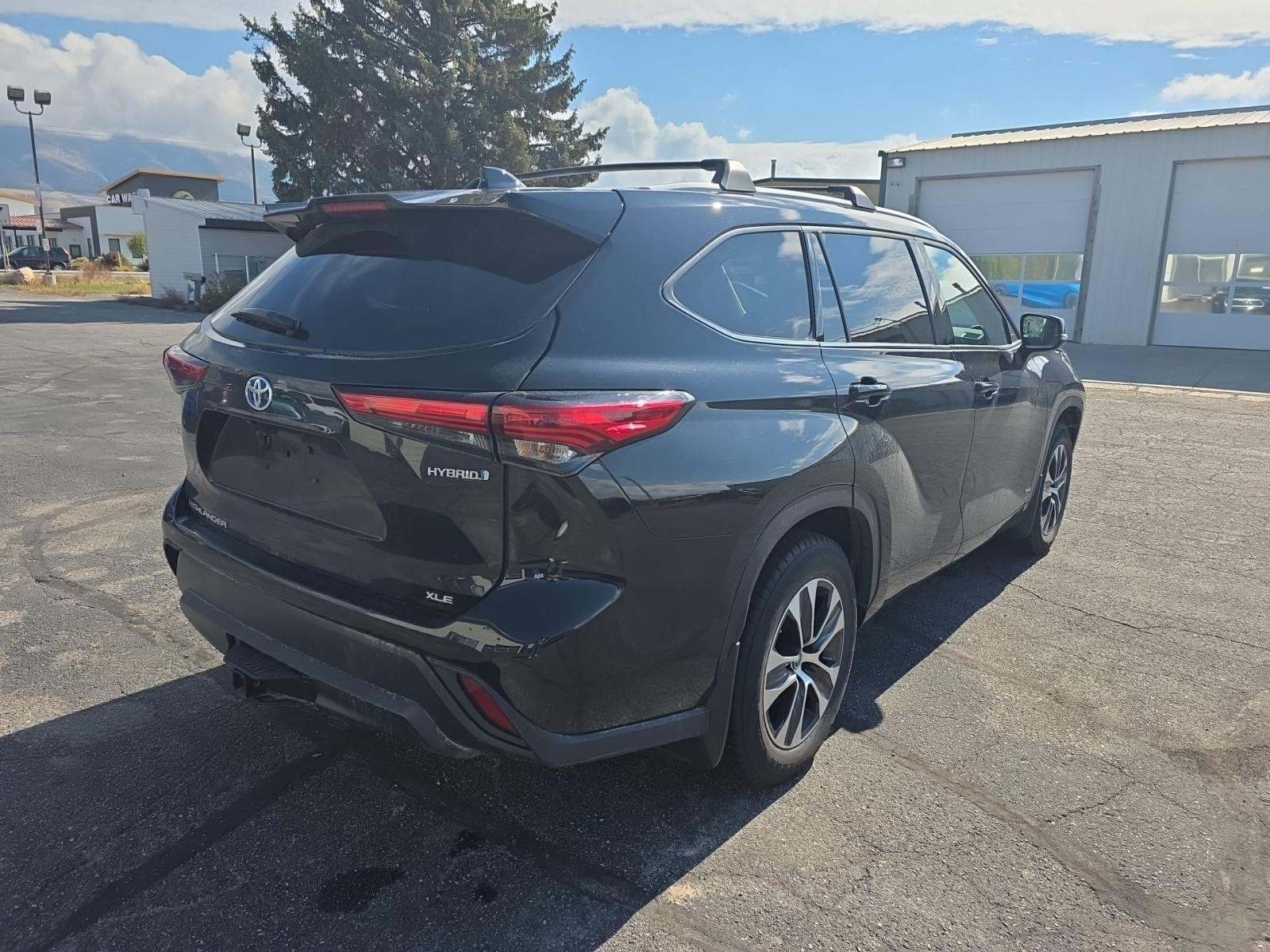 2022 Toyota Highlander Hybrid XLE AWD