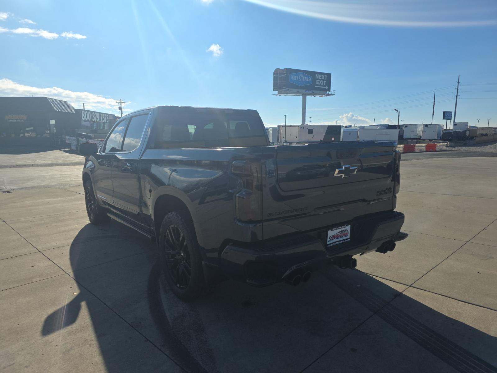 2022 Chevrolet Silverado 1500 High Country AWD