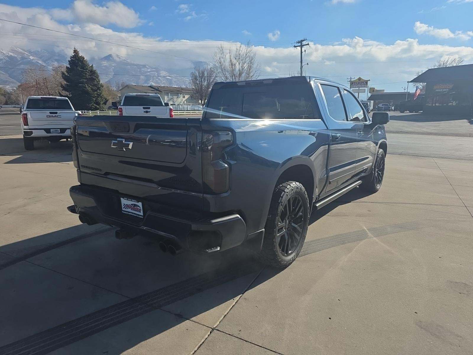 2022 Chevrolet Silverado 1500 High Country AWD