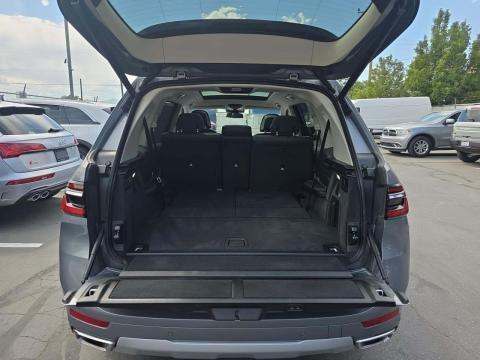2025 BMW X7 xDrive40i AWD
