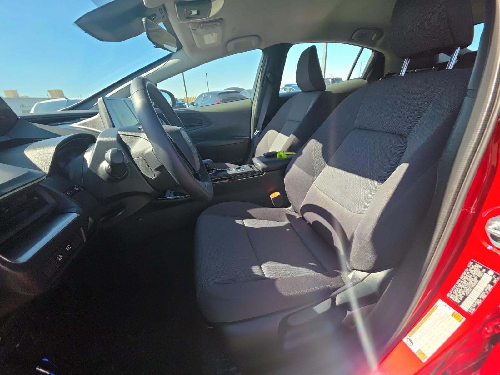 2025 Toyota Prius LE FWD