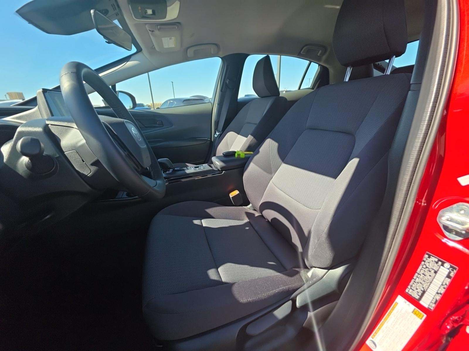 2025 Toyota Prius LE FWD