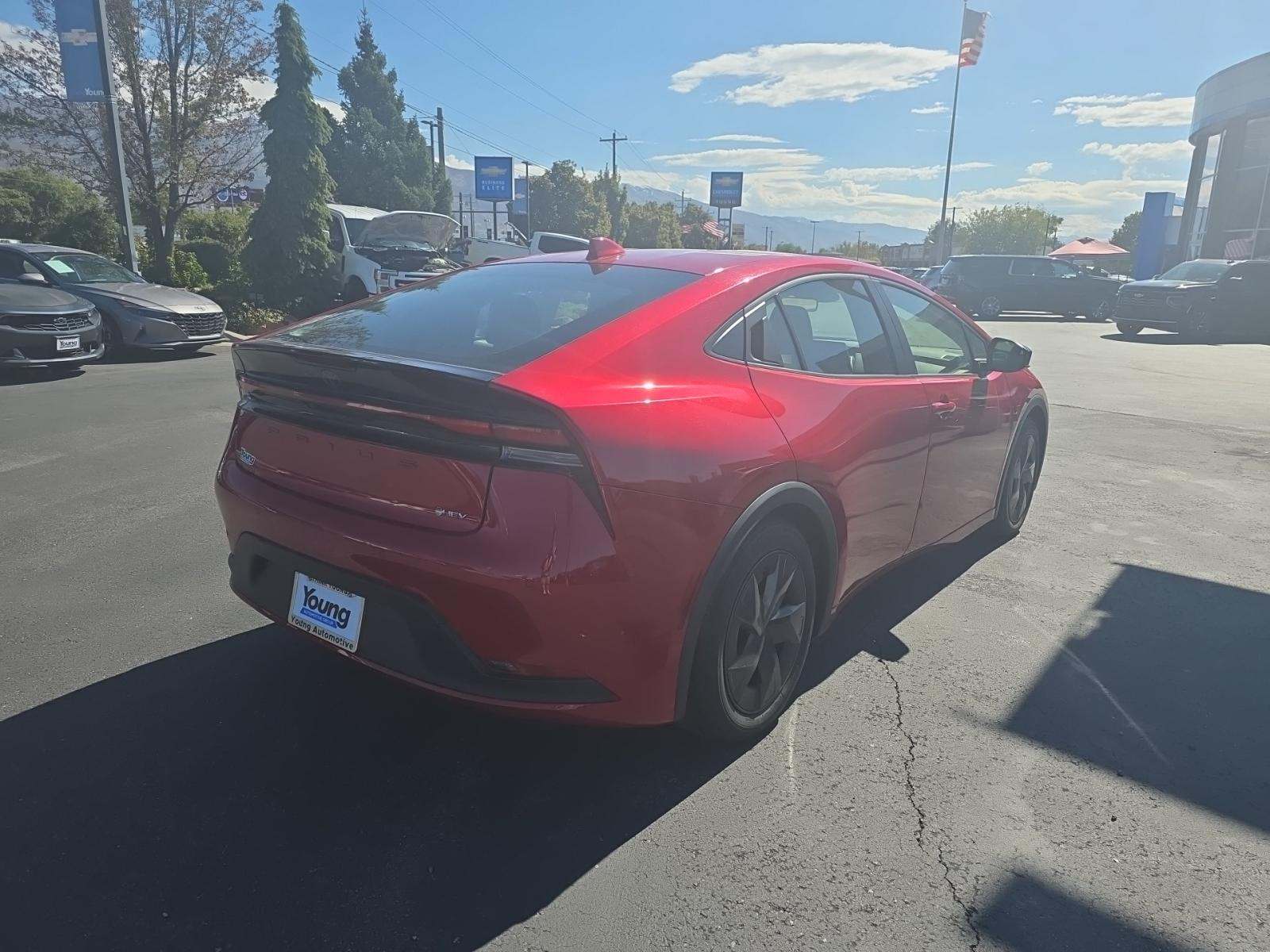 2025 Toyota Prius LE FWD