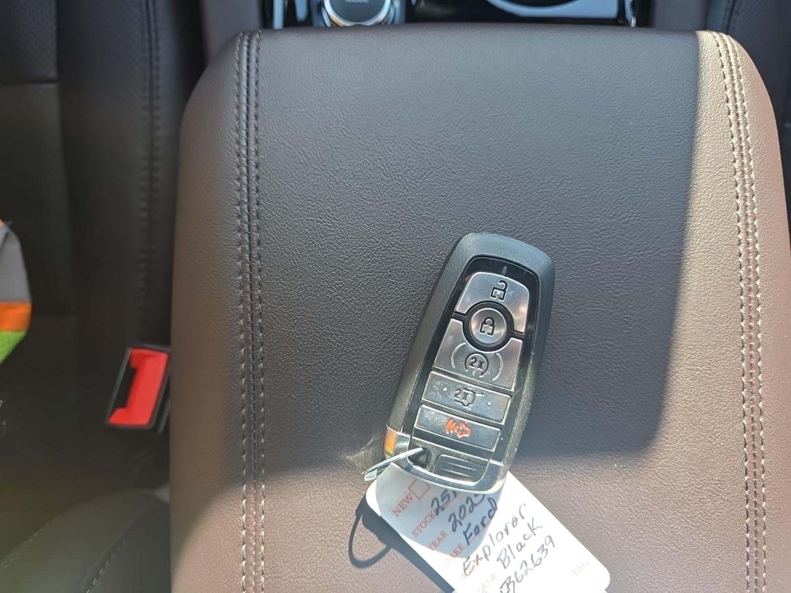 2025 Ford Explorer Platinum AWD