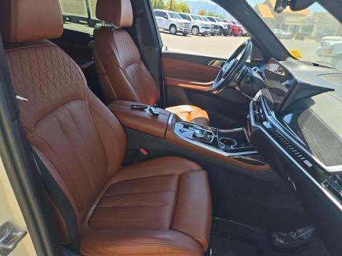 2023 BMW X7 M60i AWD