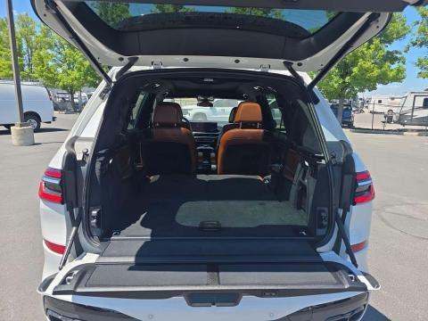 2023 BMW X7 M60i AWD