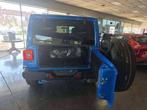 JEEP 4XE SAHARA - 10