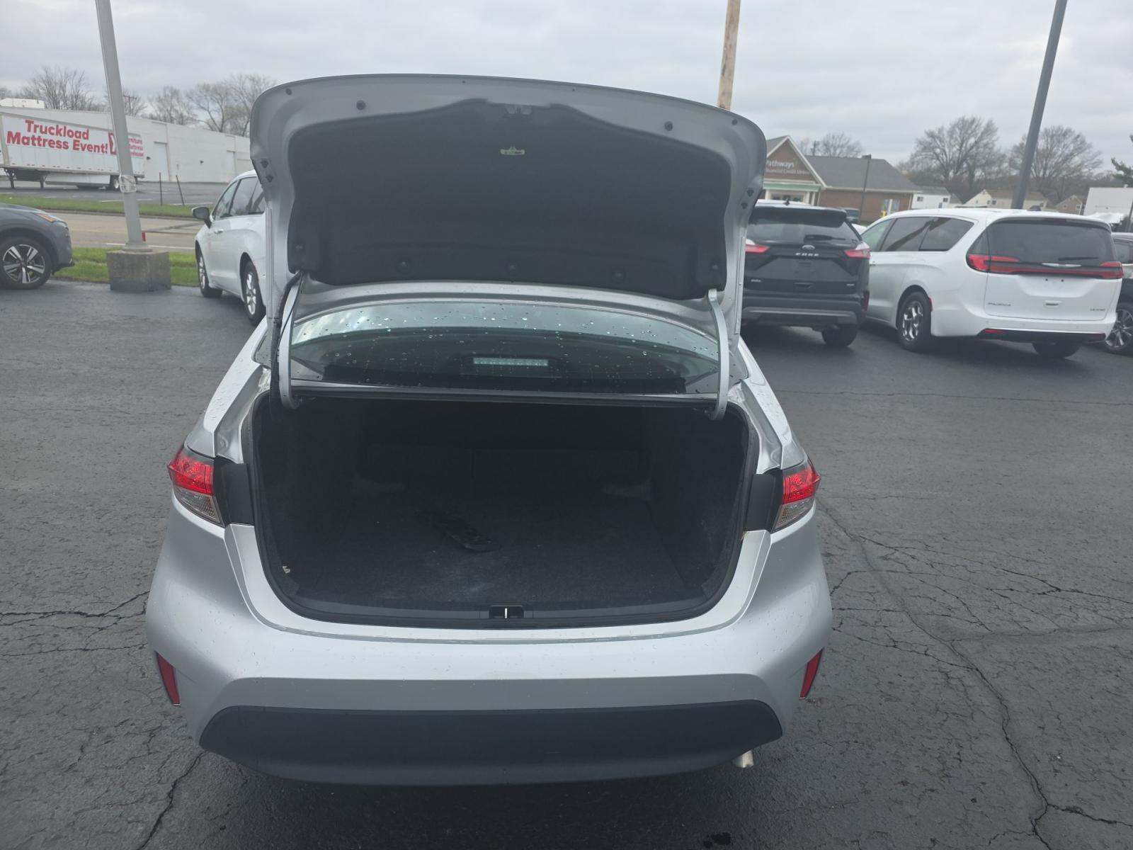 2025 Toyota Corolla LE FWD